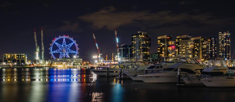 Free Image of Ferris wheel with Harbor at night  