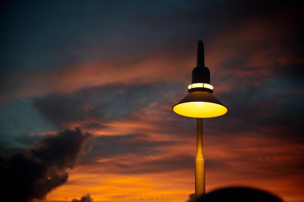 Free Image of Street Lamp with yellow light  