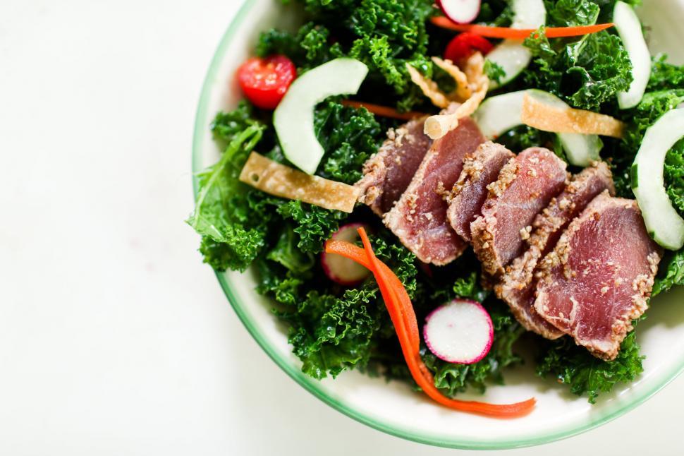 Free Image of Steak Salad with lettuce  