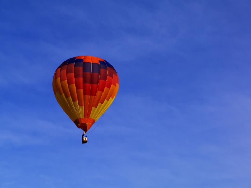 Free Image of Hot Air Balloon in sky  