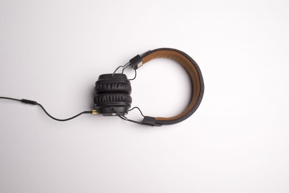 Free Image of Black Headphones  