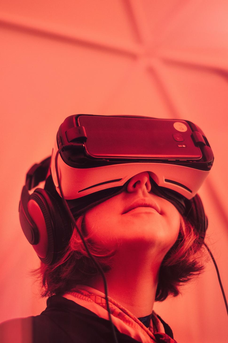 Free Image of Little Girl with VR goggles 