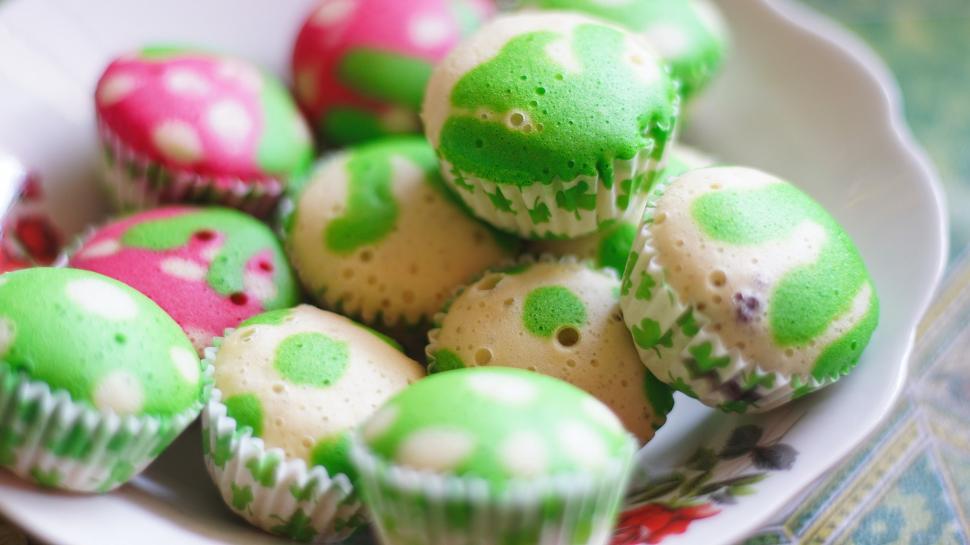 Free Image of Colorful Muffins  