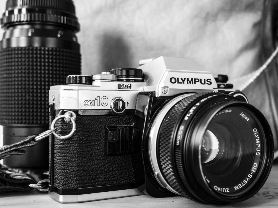Free Image of Olympus Camera with lens  
