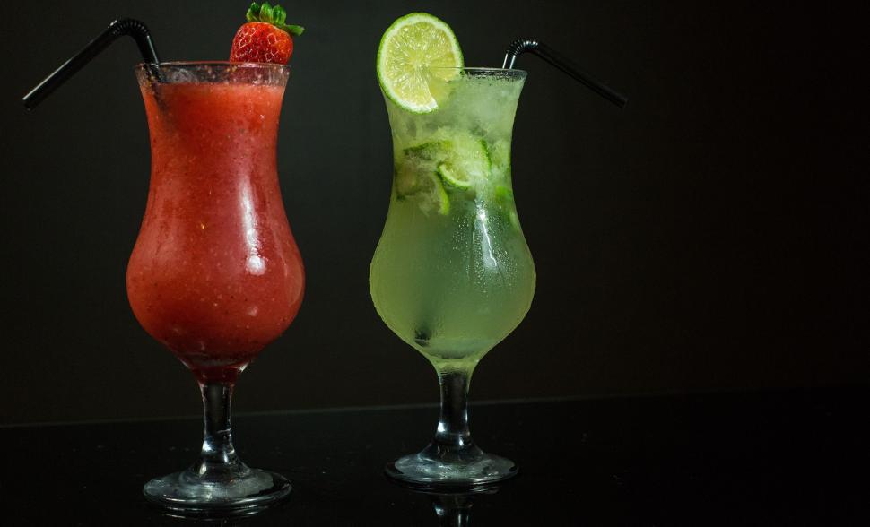 Free Image of Lemon and Strawberry Cocktail Glasses 