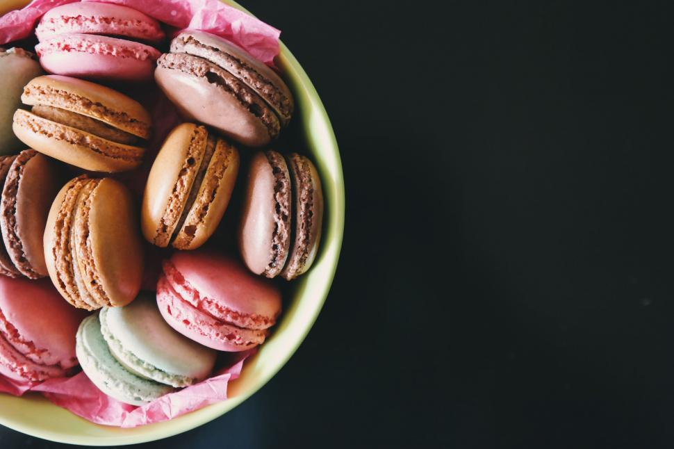 Free Image of Assorted Macarons 
