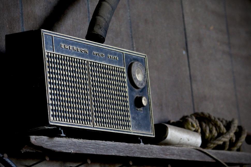 Free Image of Vintage Radio  