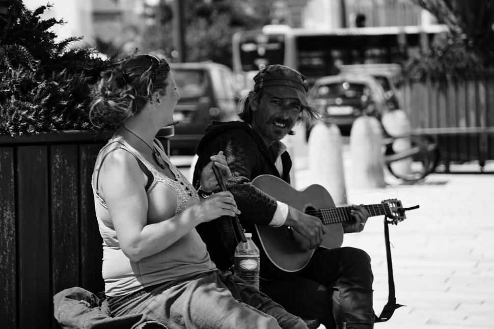 Free Image of Musician Couple on street  