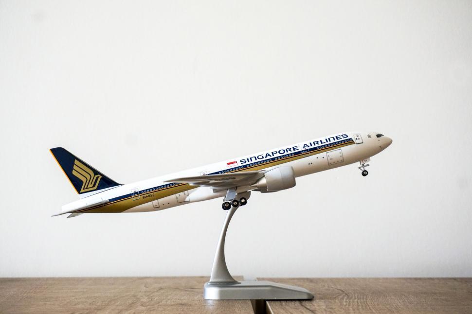 Free Image of Airplane model 