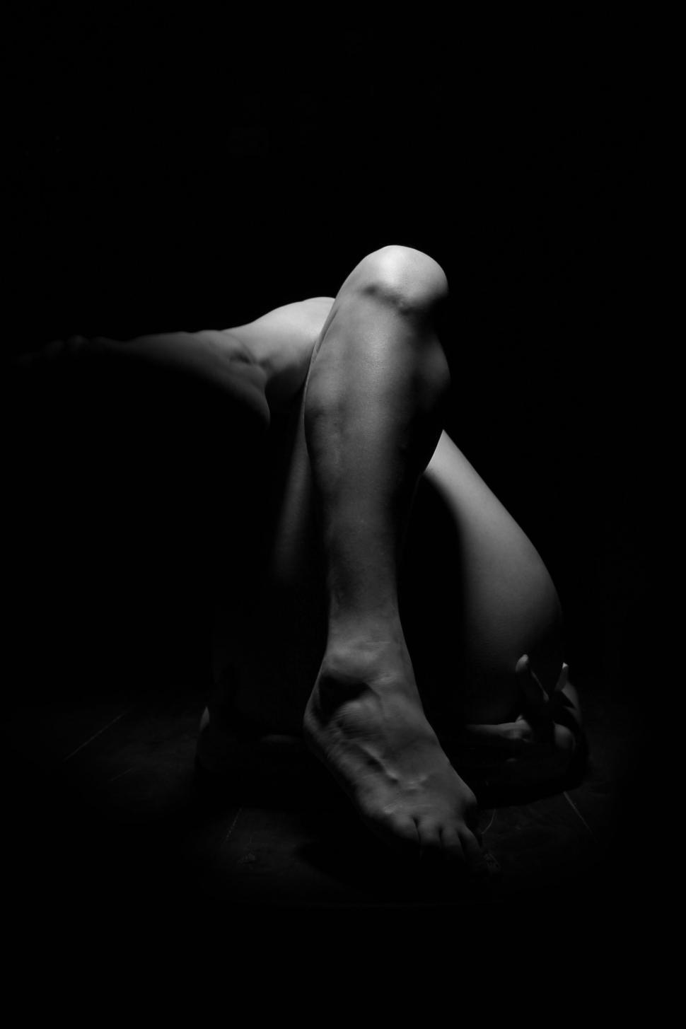Free Image of Dark View of Naked Woman Legs  