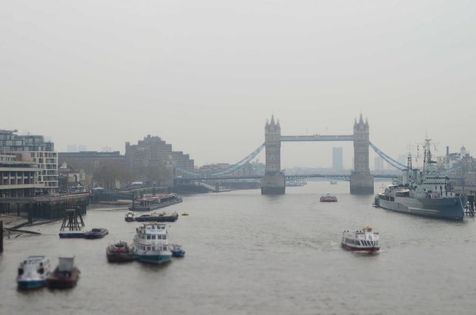 Free Image of Tower Bridge in London in rain  