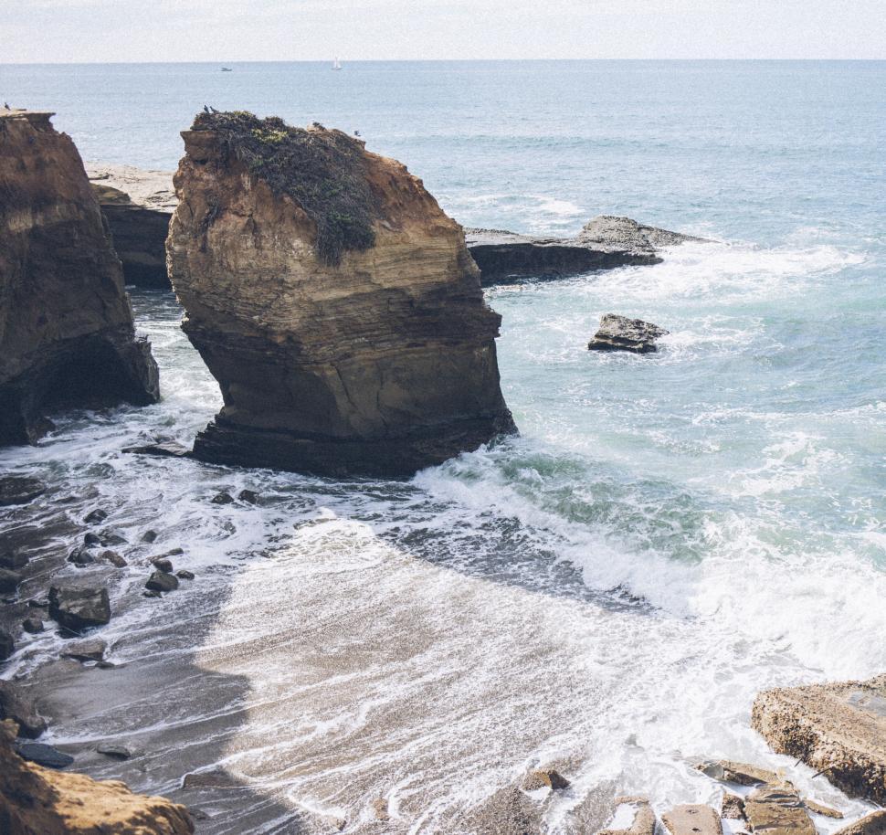 Free Image of Ocean and rock mountains  