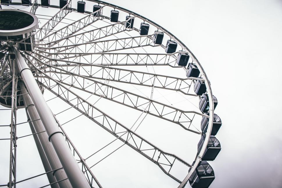 Free Image of Ferris Wheel From Below  