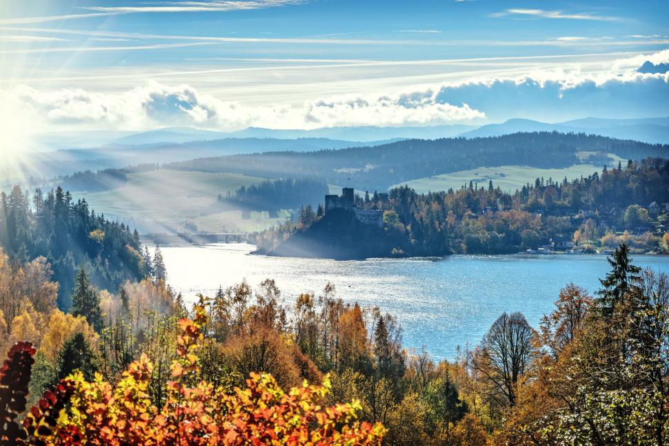 Free Image of Autumn Trees and Lake  