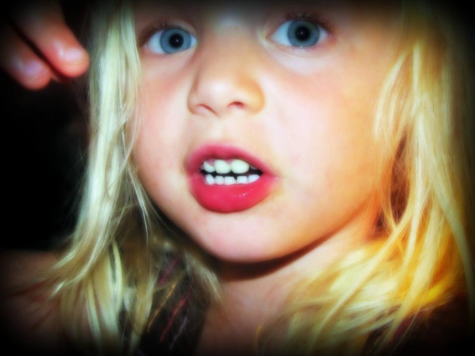 Free Image of Girl Child with blue eyes  