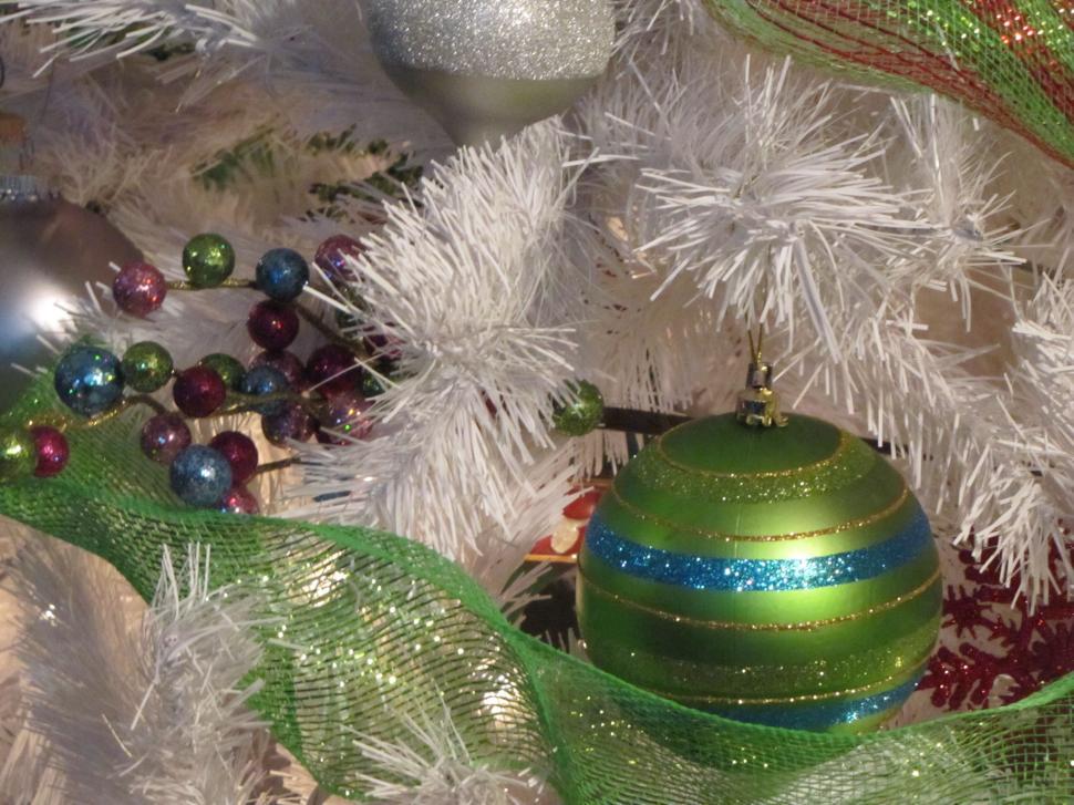 Free Image of Christmas Ornaments 