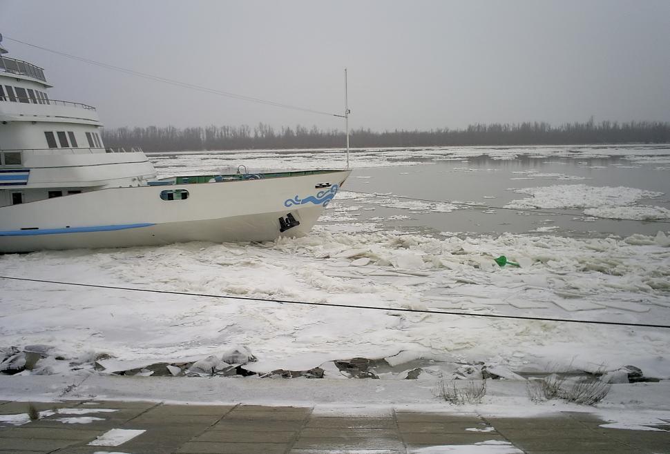 Free Image of Ship frozen in ice trying to move forward 