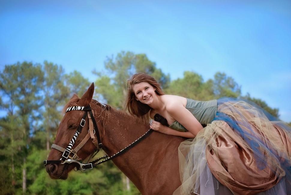 Free Image of Woman sitting on horse  