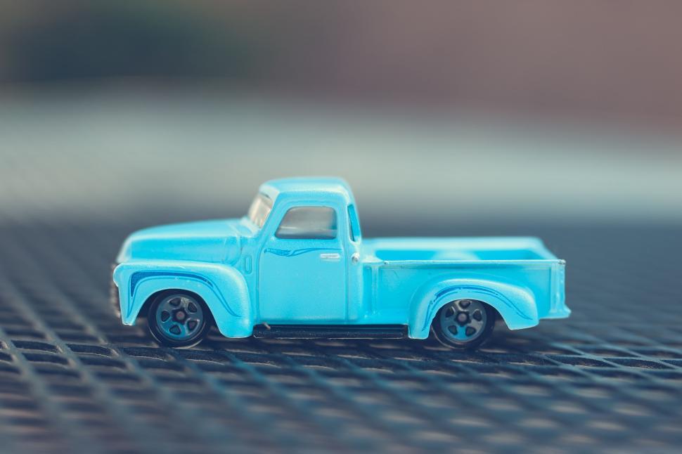 Free Image of Pickup Truck - Miniature 