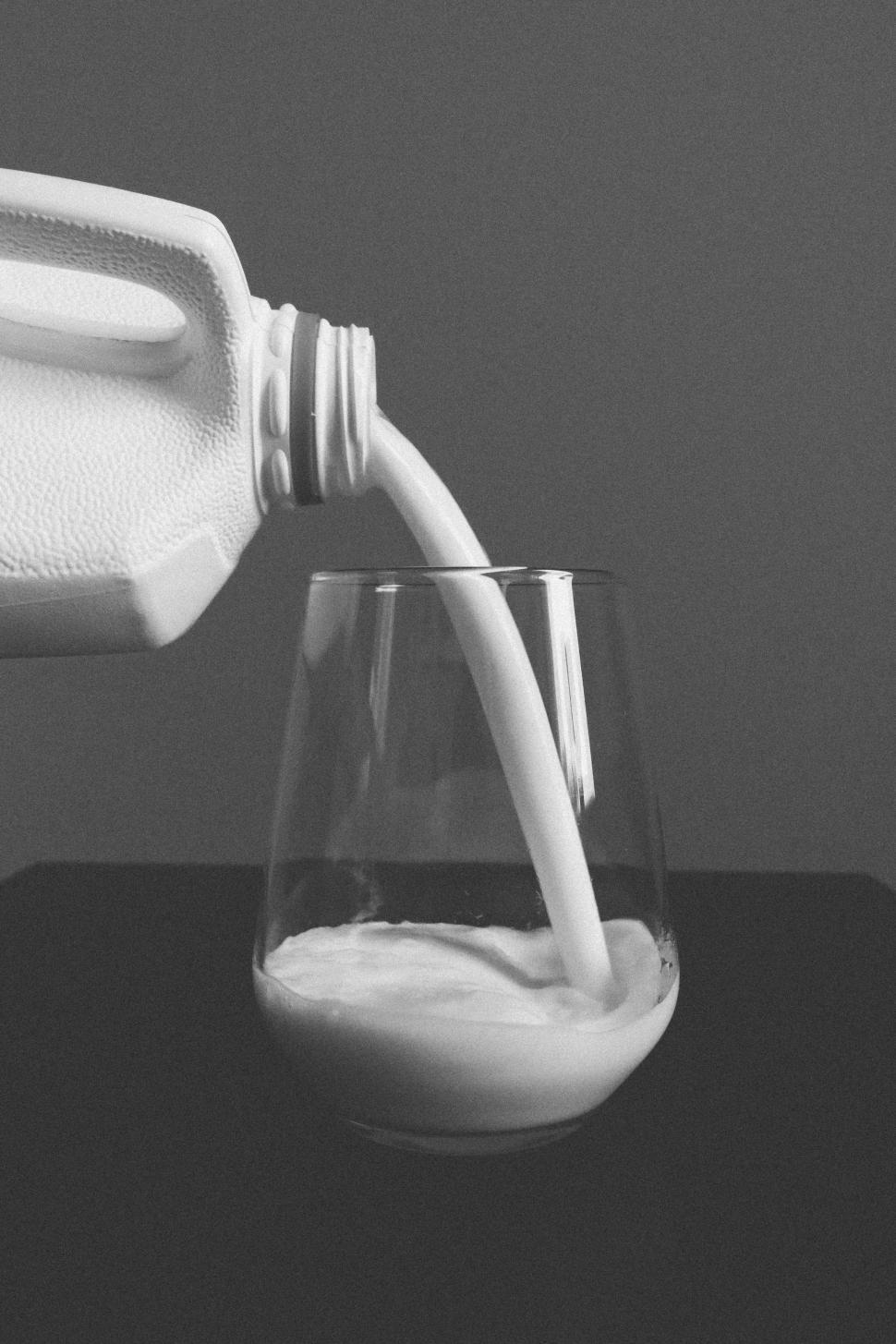 Free Image of Buttermilk and Glass  