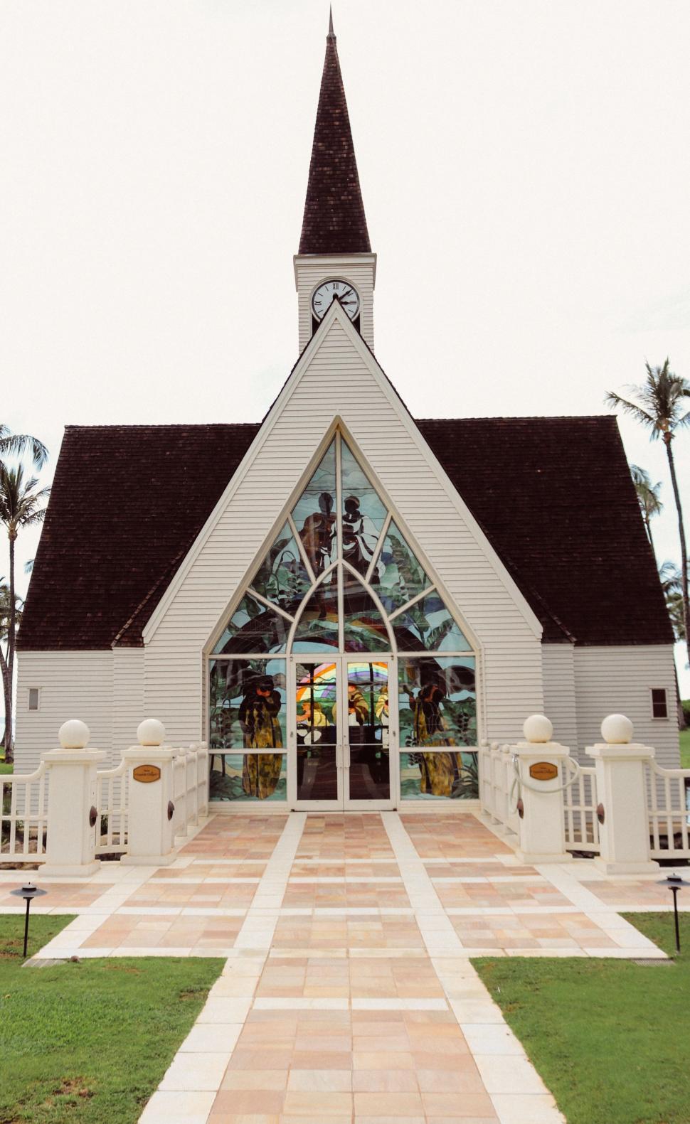 Free Image of Church with walkway  