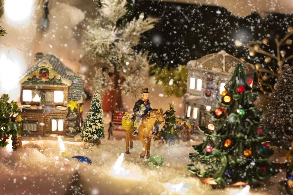 Free Image of Christmas village 