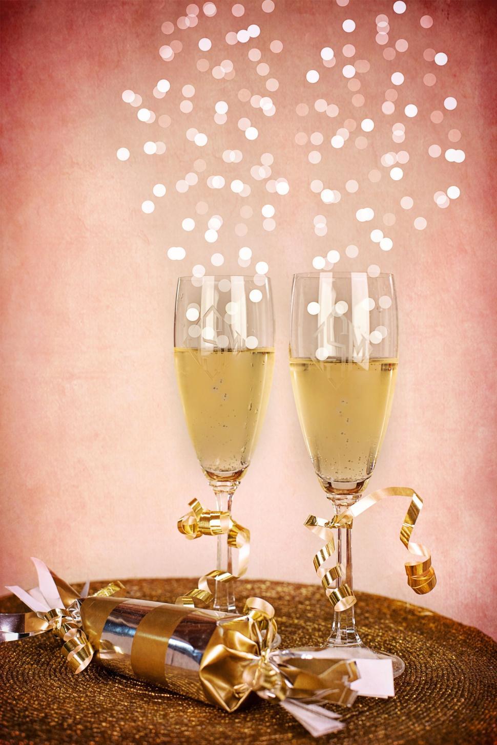 Free Image of Champagne glasses 