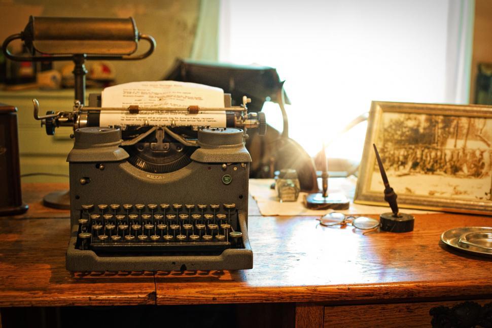 Free Image of Typewriter on office desk  