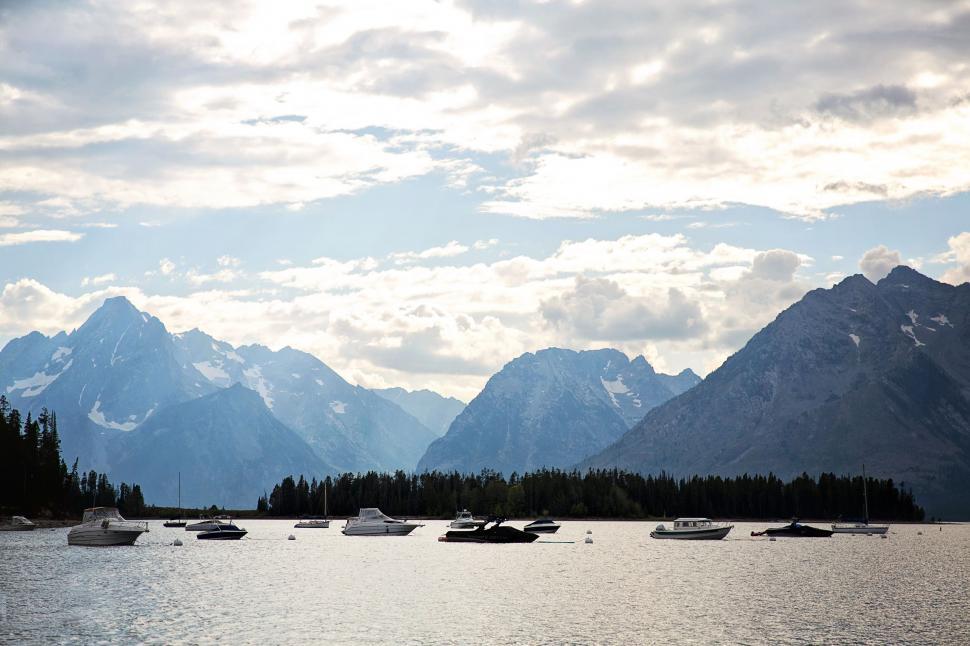 Free Image of Boats and Lake with Mountains  