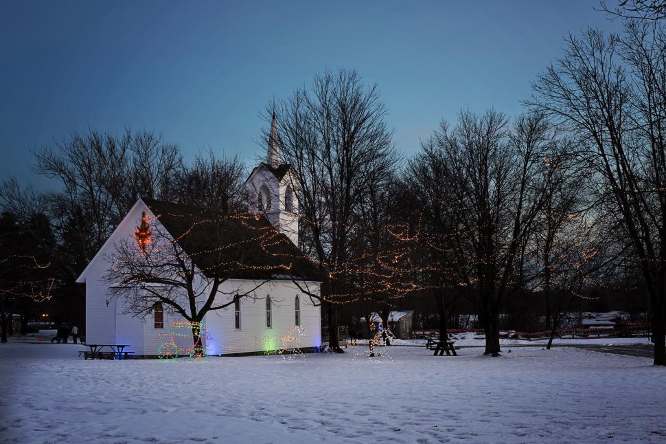 Free Image of Church With Xmas Lights 