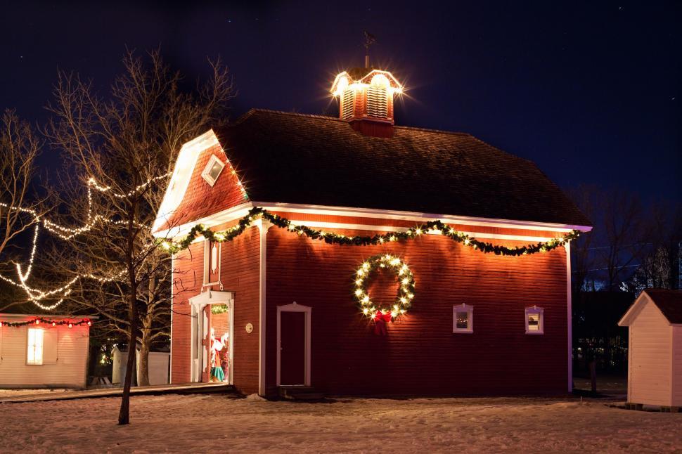 Free Image of House with Christmas Lights 