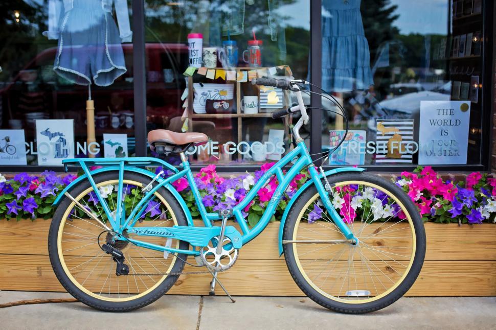 Free Image of Turquoise bicycle  