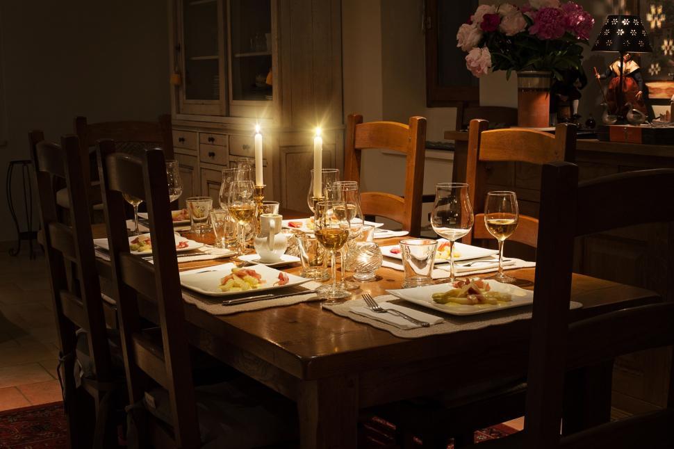 Free Image of Dinner table with candles 