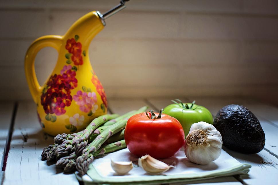 Free Image of Oil Dispensing Bottle and assorted vegetables 