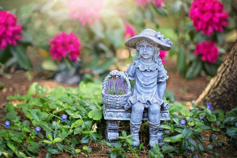 Free Image of Garden Ornament 