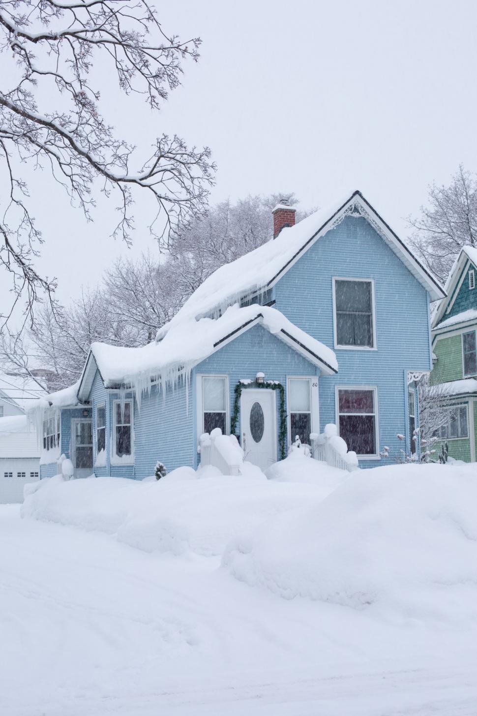 Free Image of Houses in Snow 