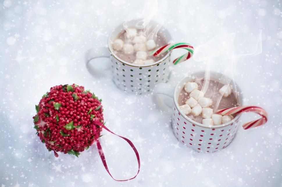 Free Image of Xmas Ball and Coffee Cups in Snow  
