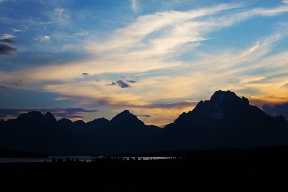 Free Image of Mountains and Sunset 