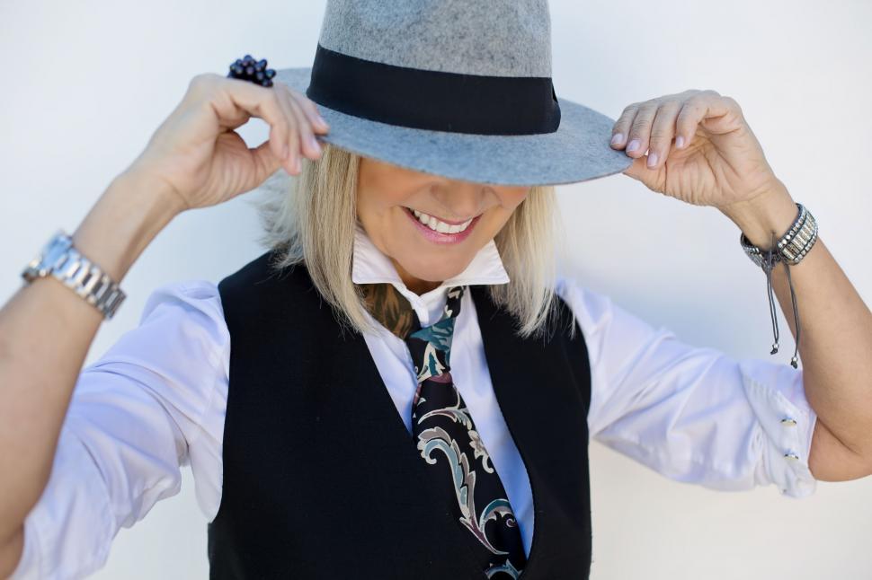 Free Image of Stylish Woman in hat 