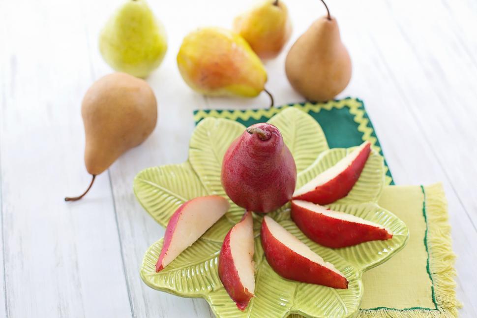 Free Image of Sliced Red Pear 