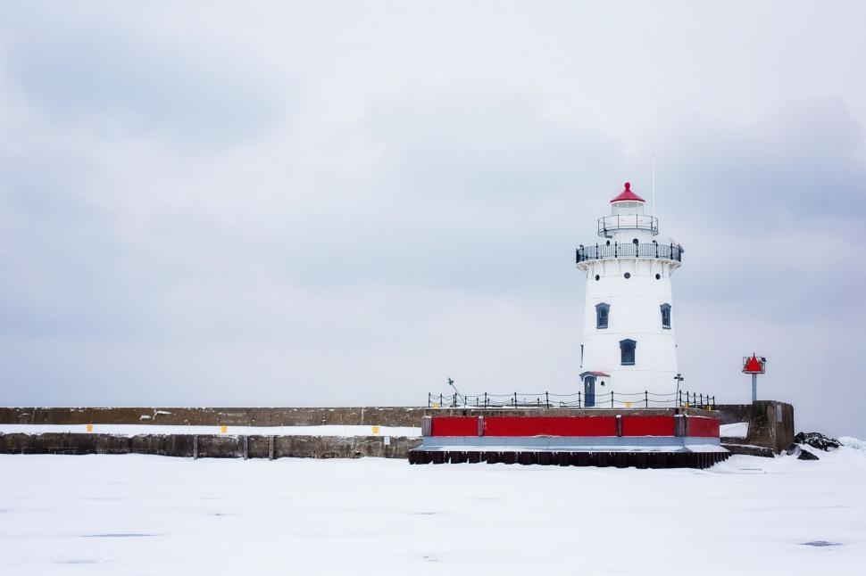 Free Image of Lighthouse in snow 