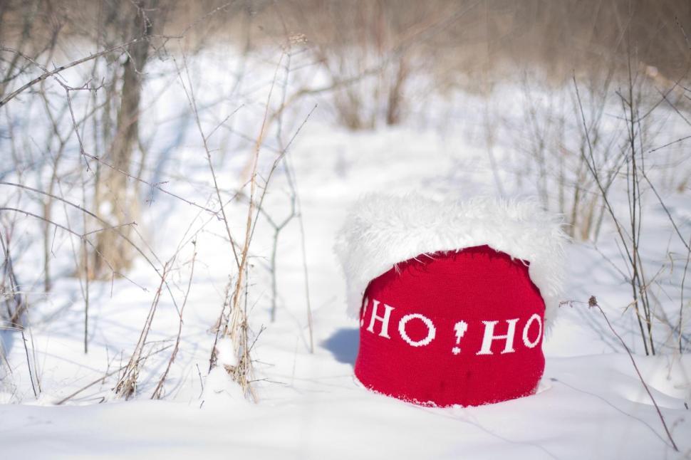 Free Image of Ho Ho Hat in Snow 