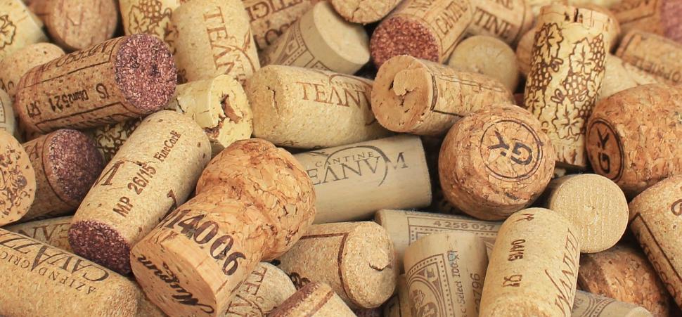 Free Image of Used Wine Corks - Background 
