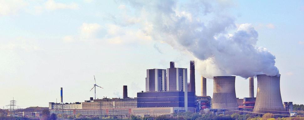 Free Image of Power plant with smoke stacks 