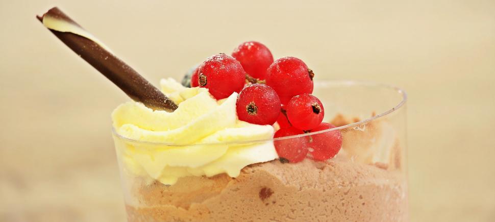Free Image of Dessert with red currants 