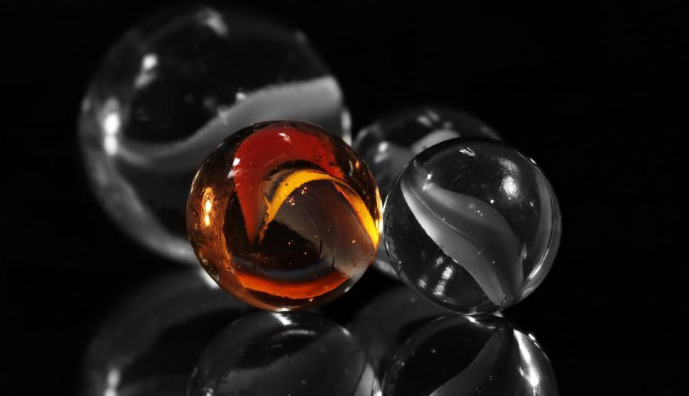Free Image of Marbles 