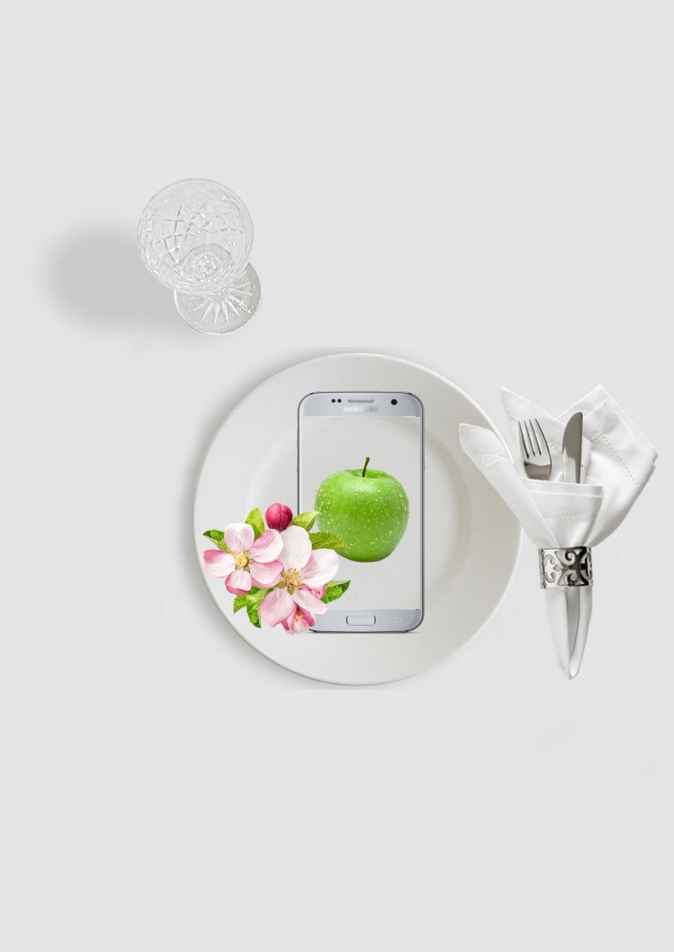 Free Image of Mobile Phone and Cutlery With Glass - Photomontage 