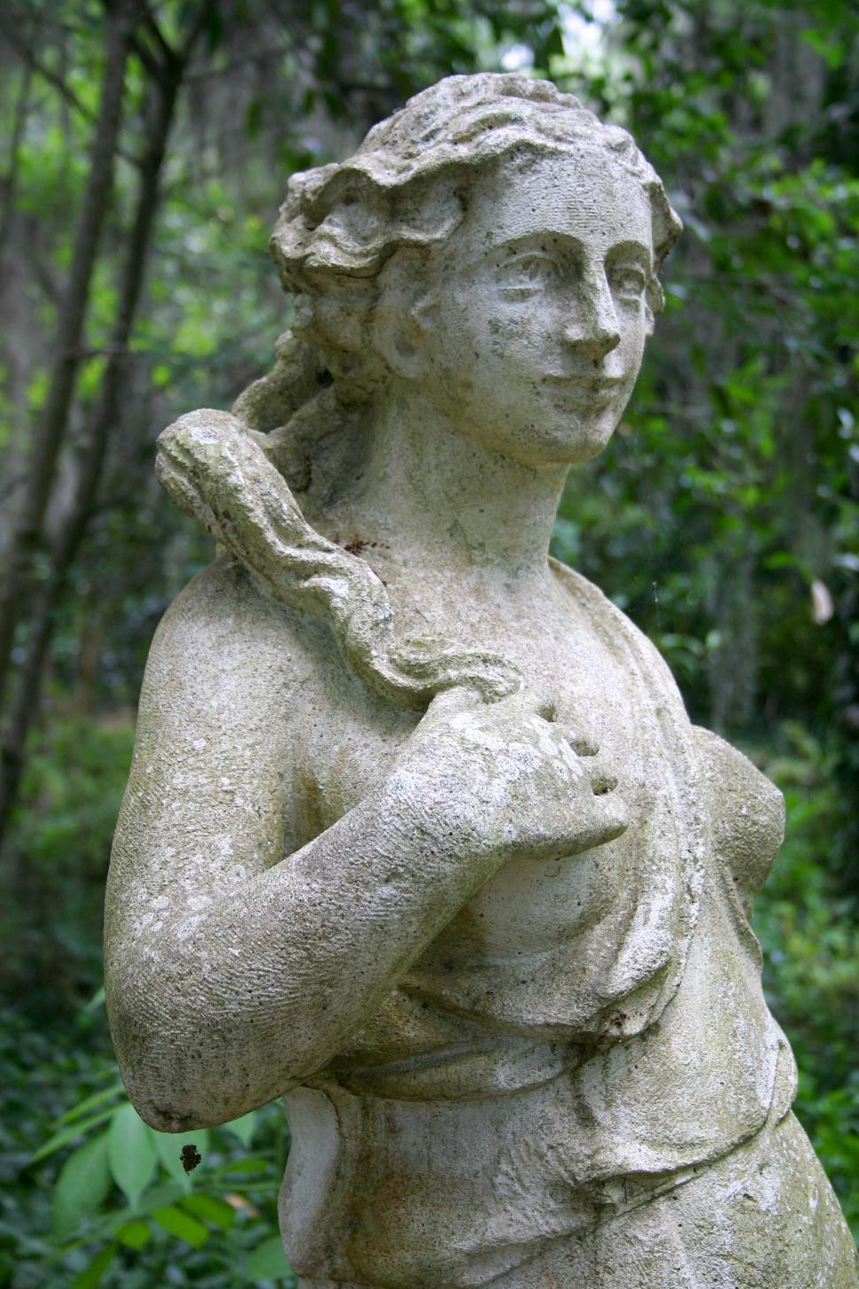Free Image of statue 