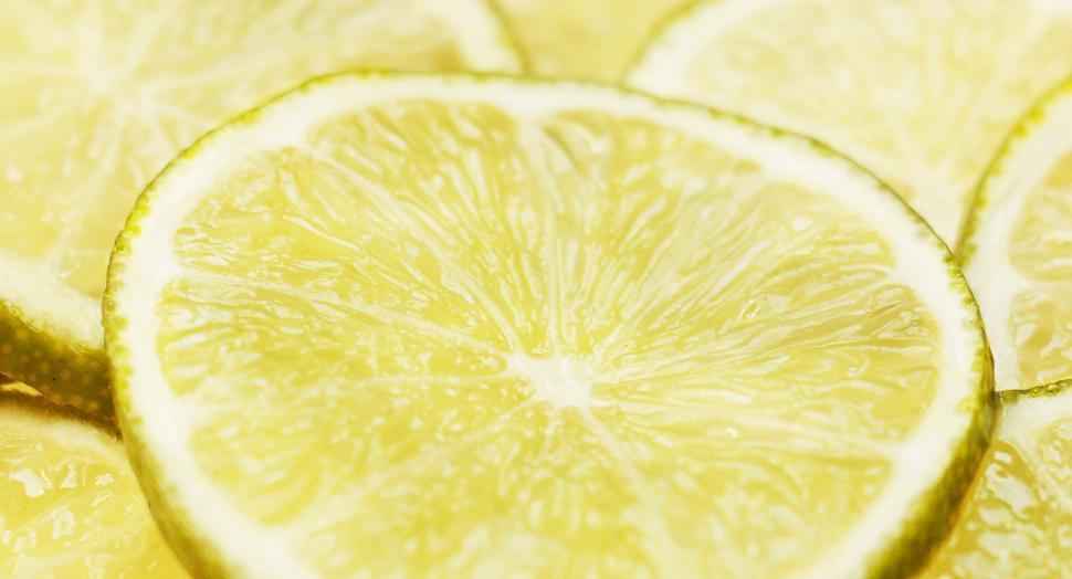 Free Image of Lime Slices - Background 