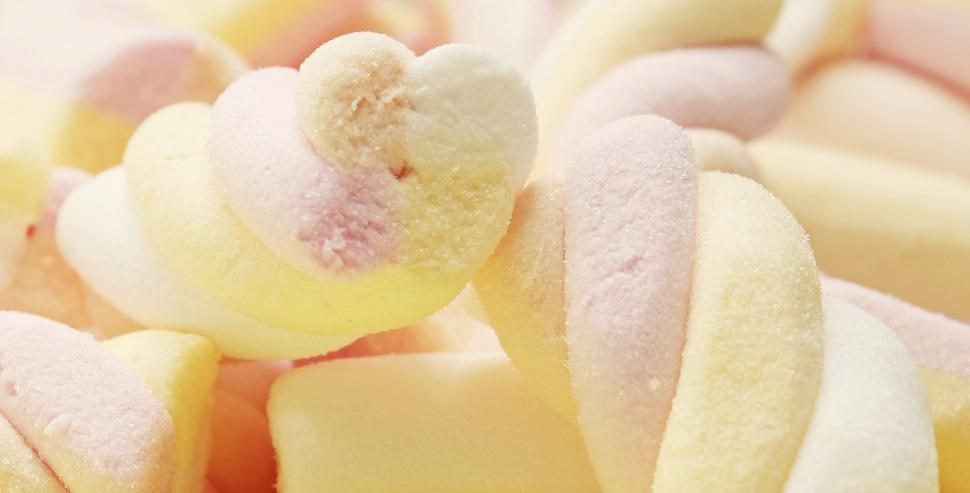 Free Image of Colorful spiral marshmallows 